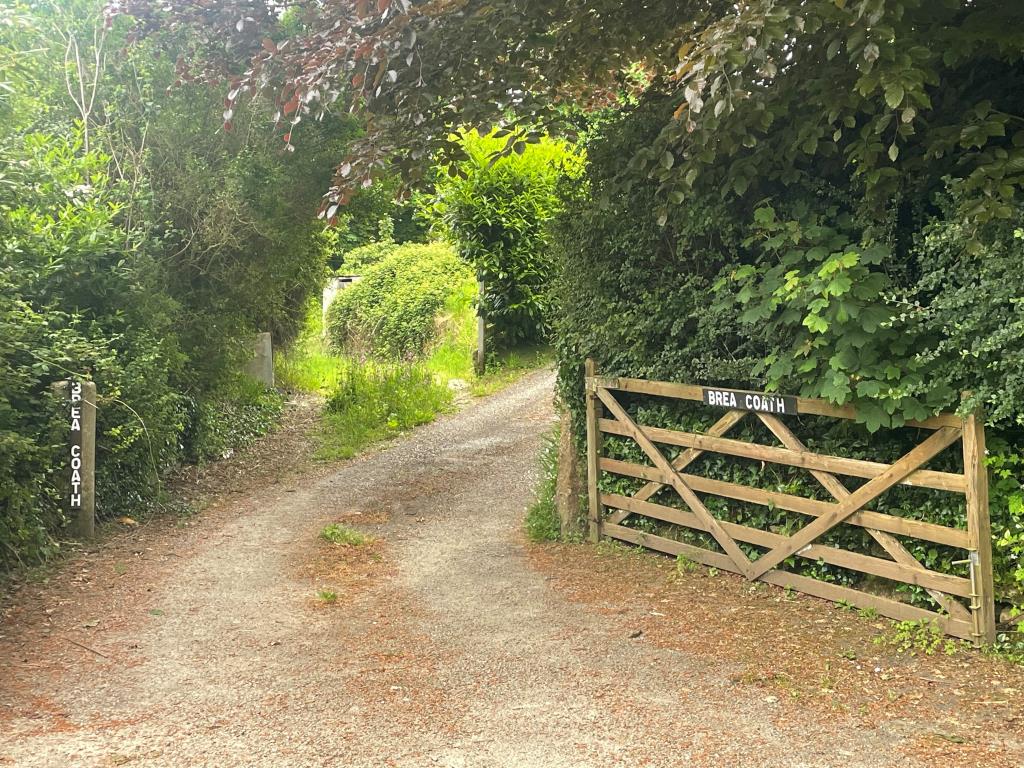 Lot: 58 - SITE WITH OUTLINE PLANNING APPROVAL - Access point to Lot from the road